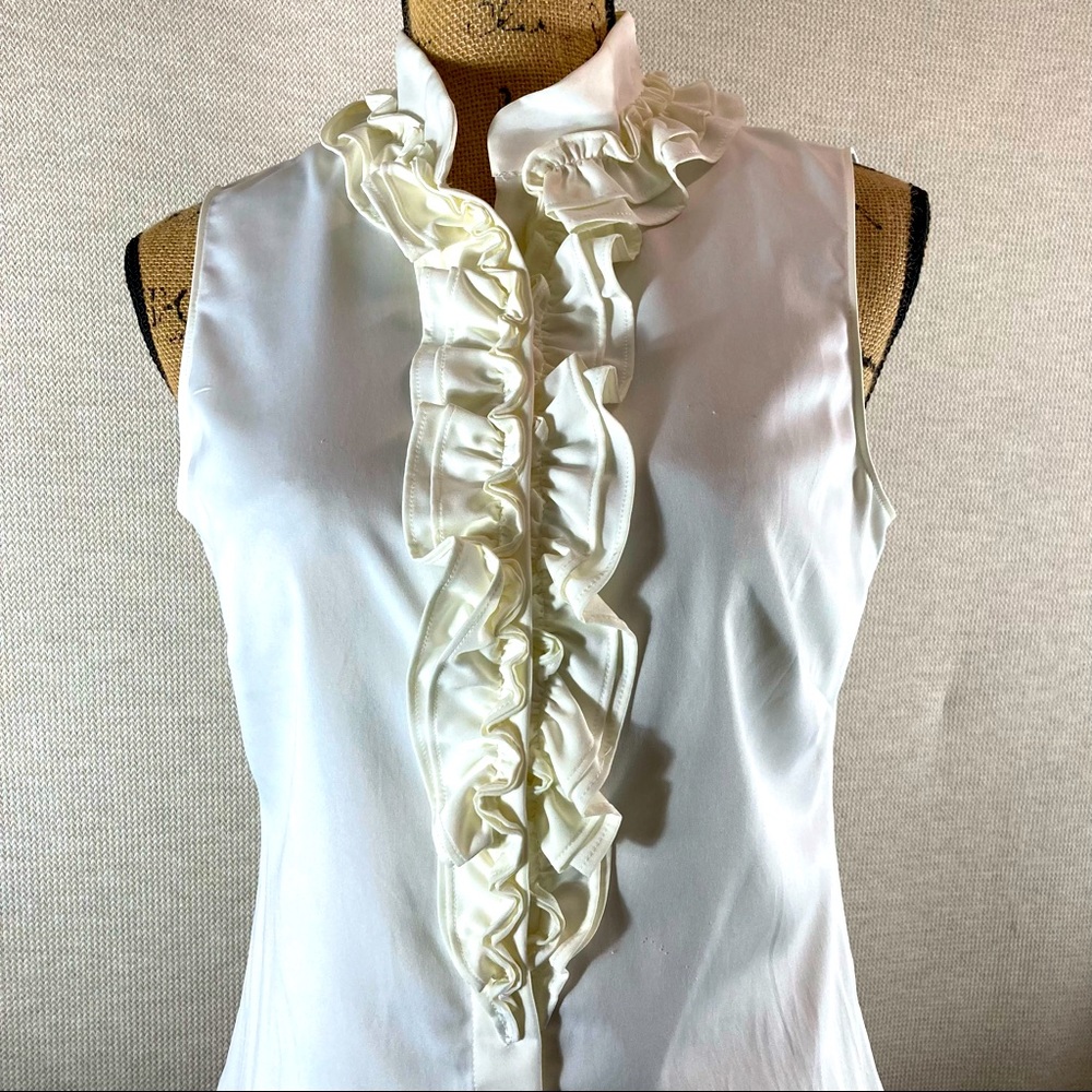 TAHARI sleeveless cream button up ruffled neckline